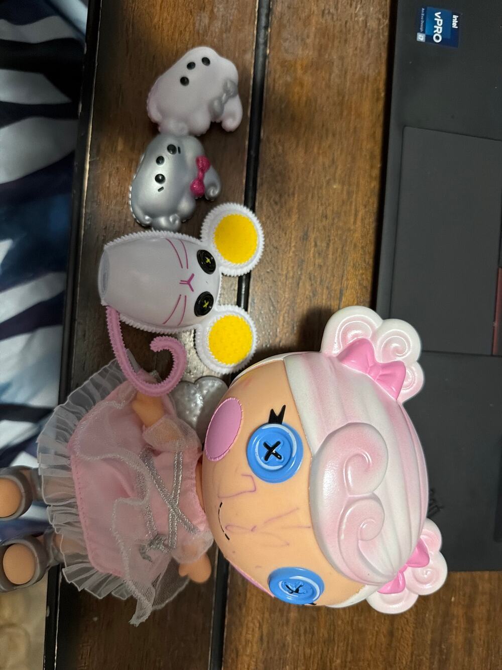 Lalaloopsy Breezy Sky Girl Pink Hair Blue Eyes Pink Dress w/ extra accesories